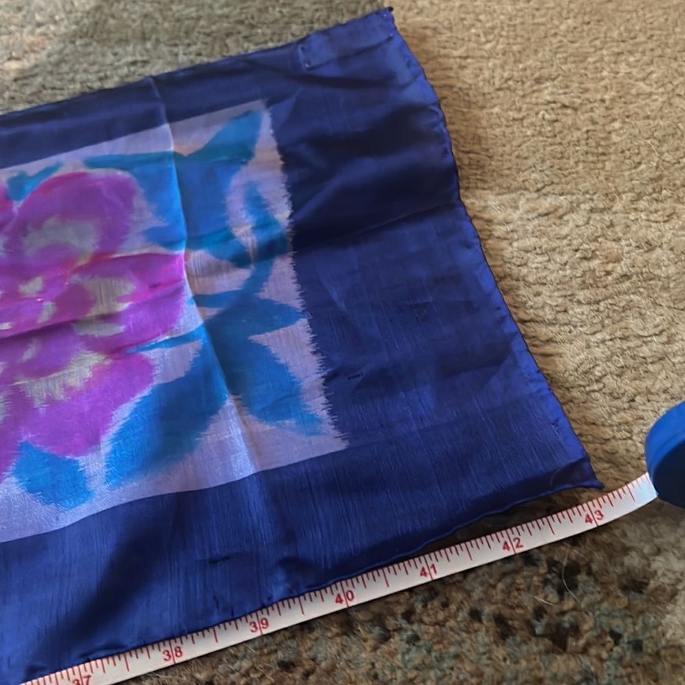 Scarf   - Picture 5 of 6